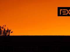 손 끝만 닿아도 인연.