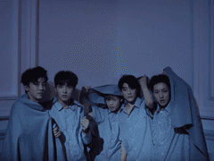 [Re:View] 무해한 아이돌을 향한 욕망