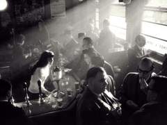 4시 44분의 정원 中