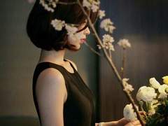 怡曜娥, 19歲的少女