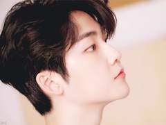 단출한 감정 속에 조금 더 잔인해져야 한다며