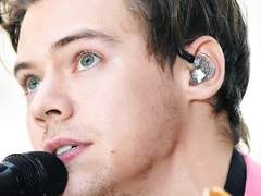 Harry Styles Today Show 09-05-2017 Pink Suit