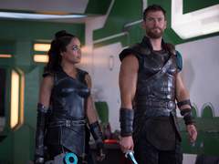 토르 발키리에 거하게 치였다.