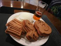 2D 캐릭터의 3D 실사화도 보고 싶고 칼질도 좀 해보고 싶을 때