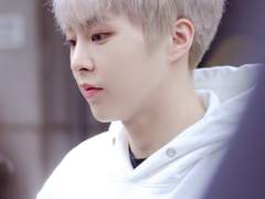 [백민] 악당과 개와 총알 上