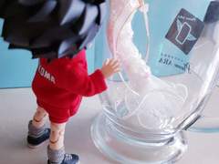 # 2 어둠에 뜬 달