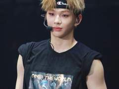 먼치킨 퇴마단 371 - 거울 속에 혼자 서있는 모습이