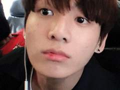 꾹이 입술로 뭐했어