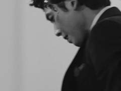 까마귀, 어깨에 내려앉다 -하