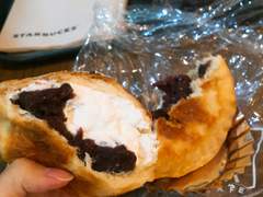 아델라 생크림팥빵