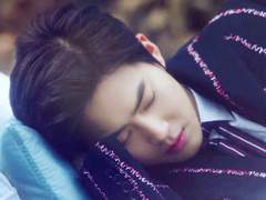 야하게 키스하는 남자 08