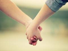 [젊토니피터] 사귀지 않아도 손을 잡는다는 건