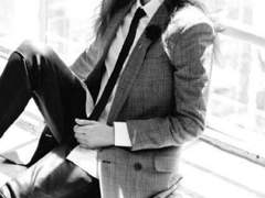 여기는 슈네이어, 근무 중 이상 없습니다.