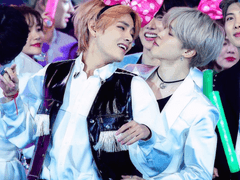 가면속의 어떤 것 03