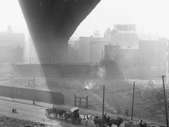 [스팁버키] 북위 46° 동경 13°4'의 어스름
