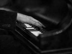 [우시오이] 두 대의 피아노를 위한 여름곡