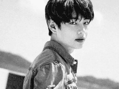 가면속의 어떤 것 37