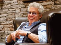 더후의 로저 달트리가 ILMC에서 금전적 문제, 신보 작업, 키스문의 비극에 대해 말하다.