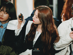 유일하게 주어진 시간으로 한없는 별을 관찰하는 게 전부였다