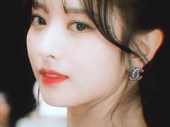 세상 모든 사랑은 달 속에서 피어난다