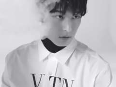 너랑 나는 화단에 앉아