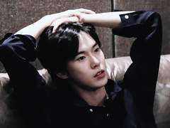 불꽃이 귀를 털고 일어선다