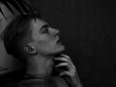 룩스 (본명 아에곤 헥사)