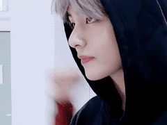 대학 첫 날, 무서운 녀석과 친구가 된 것 같다.