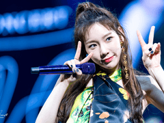 스스로 발을 헛디뎌 떨어지는 일이 있더라도