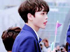 당신 없는 여름은 갈취일 뿐이고

어떤 변명도 유치할 뿐이라고