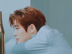 너는 아마 그때도 사랑이 오역에 의해 태어났단 걸 믿지 않을 것이다