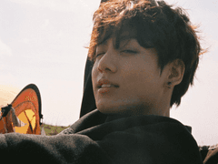 가면속의 어떤 것 51