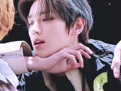 꽃이 흐드러지는 날에는上