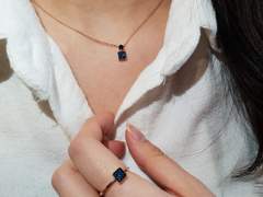 심플 블루 스퀘어 목걸이