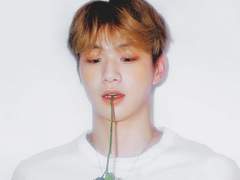 먼치킨 퇴마단 643 - 투명한 유리창에 기대 마주 본