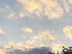 #하늘 안에 숨겨진 구름조각