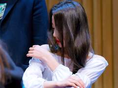 네 동공은 우주 같았고 그러나 빈 우주에서 나는 독백하는 배역을 맡았다