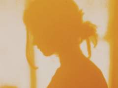 떨리는 목소리를 타고선 게슴츠레 너의 두 눈을 살피던