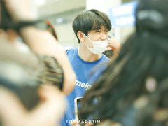 나는 아직도 그 문장을 턱 아래에 괴고 산다.