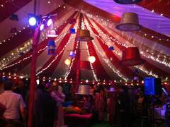 행복과 전염성의 상관 관계