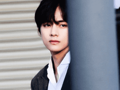 가면속의 어떤 것 64