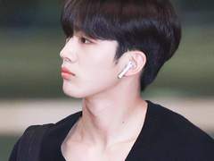 칼로 너만을 사랑한다 아로새기며 한 올 한 올 너와 떠나는 이상 속 파노라마