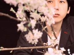 벚꽃신 사쿠라이를 어릴 때부터 수호신으로 가진 니노미야의 평범한 학창시절~직장생활기로 어반 판타지 보고 싶다