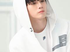 먼치킨 퇴마단 750 - 본능을 깨워낸 이곳에 너를 위한 포즈