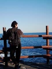 돌아오기 위해 떠나는 사람