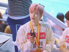 어슴푸레한 새벽이 오고 사물이 자기 색깔을 찾아갈 때