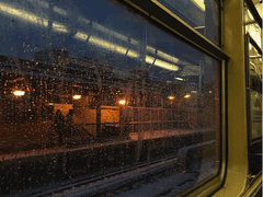 네 생각에 기대 온 밤을 걸었다*