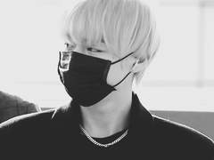 윙섭 셔츠와 나이프 上