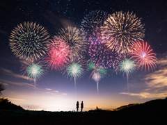 꽃이 피는 하늘 아래서