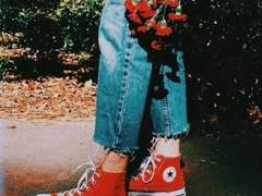 5월, 바람에 흩날리는 꽃잎처럼..